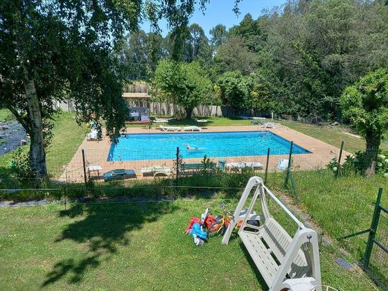 Foto 2 de Xalet en venda a calle Lugar Campiña de 6 habitacions amb piscina i jardí
