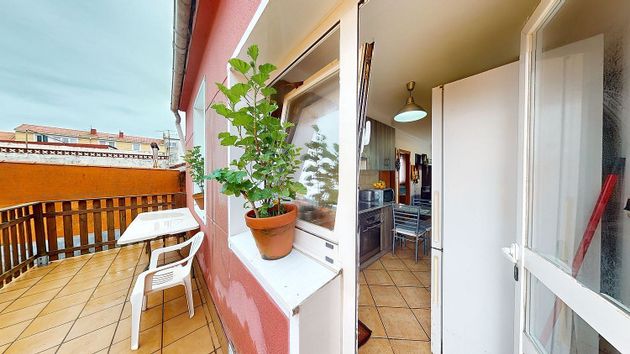 Foto 1 de Casa adossada en venda a calle Ultramar de 2 habitacions amb terrassa i piscina