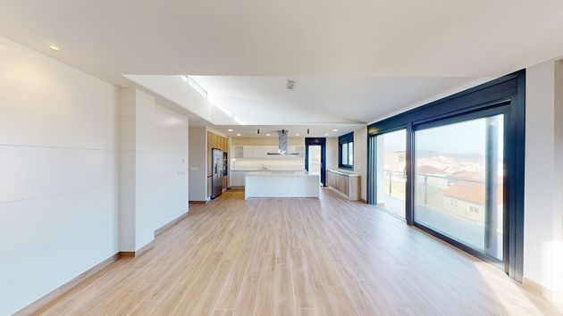 Foto 2 de Chalet en venta en Laxe de 3 habitaciones con terraza y garaje