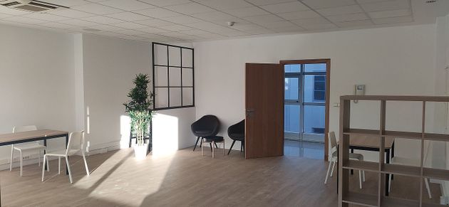 Foto 2 de Alquiler de oficina en calle Pillotegi Bidea con aire acondicionado