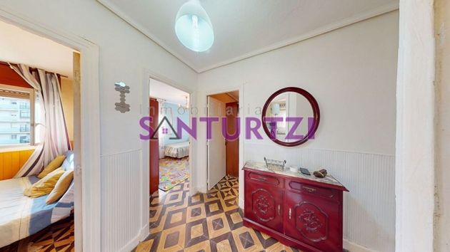 Foto 2 de Pis en venda a Santurtzi de 2 habitacions i 55 m²