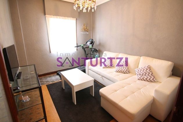 Foto 1 de Piso en venta en Santurtzi de 3 habitaciones con ascensor