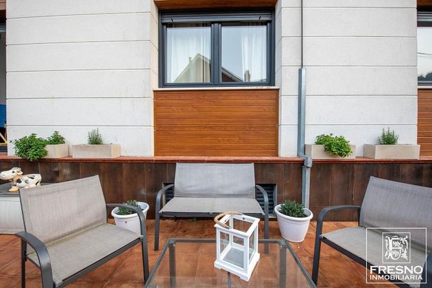 Foto 2 de Piso en venta en Mortera de 2 habitaciones con terraza y piscina
