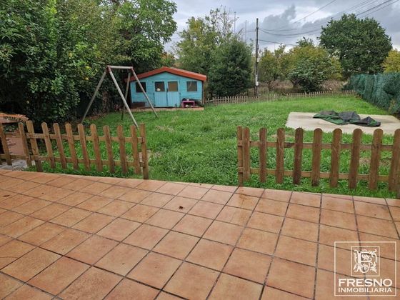 Foto 2 de Casa en venda a Herrera de 3 habitacions amb terrassa i jardí