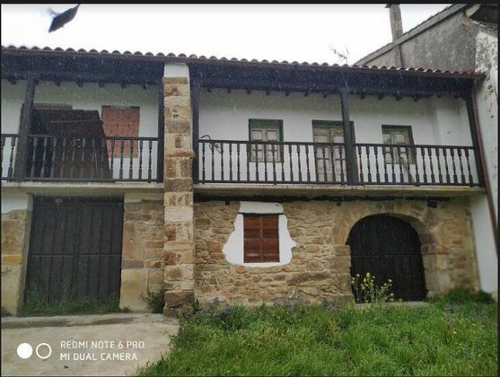 Foto 2 de Casa en venda a barrio Guemes de 7 habitacions amb terrassa i jardí