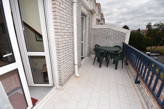 Foto 1 de Dúplex en venda a Noja de 2 habitacions amb terrassa i piscina