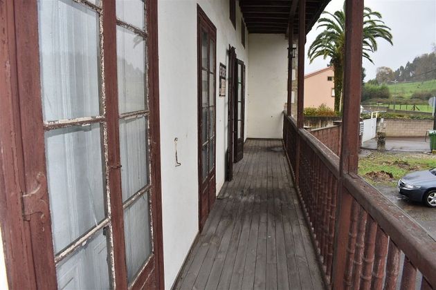 Foto 2 de Casa en venda a calle La Iglesia de 6 habitacions amb terrassa i jardí