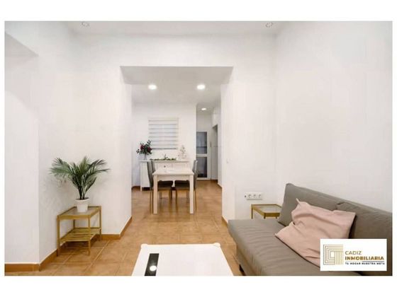 Foto 2 de Piso en venta en La Caleta - La Viña de 3 habitaciones y 86 m²