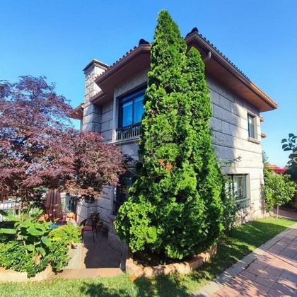 Foto 2 de Casa en venda a Coruxo - Oia - Saiáns de 4 habitacions amb terrassa i piscina