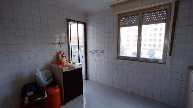 Foto 2 de Venta de piso en O Berbés - Peniche de 3 habitaciones con garaje y balcón