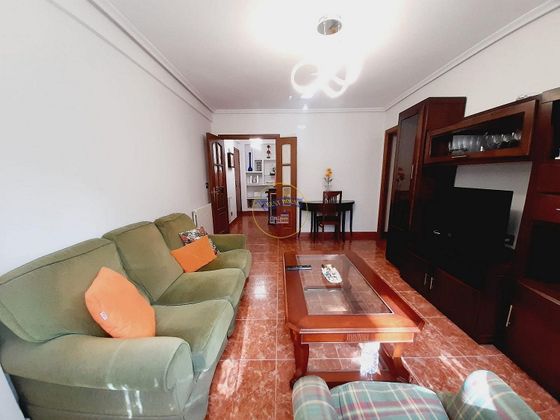 Foto 1 de Pis en venda a Praza Independencia de 3 habitacions amb terrassa i garatge