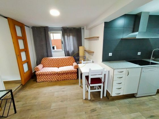 Foto 2 de Alquiler de piso en Matamá - Beade - Bembrive - Valádares - Zamáns de 1 habitación con garaje y muebles