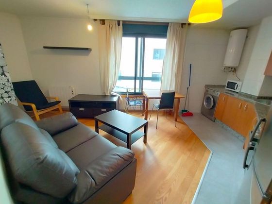 Foto 1 de Alquiler de piso en O Berbés - Peniche de 1 habitación con garaje y muebles