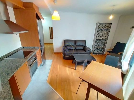 Foto 2 de Alquiler de piso en O Berbés - Peniche de 1 habitación con garaje y muebles