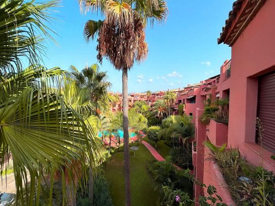 Foto 2 de Alquiler de ático en urbanización Alicate Playa de 3 habitaciones con terraza y piscina