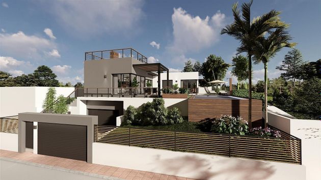 Foto 1 de Venta de casa en Estepona Oeste - Valle Romano - Bahía Dorada de 3 habitaciones con terraza y piscina