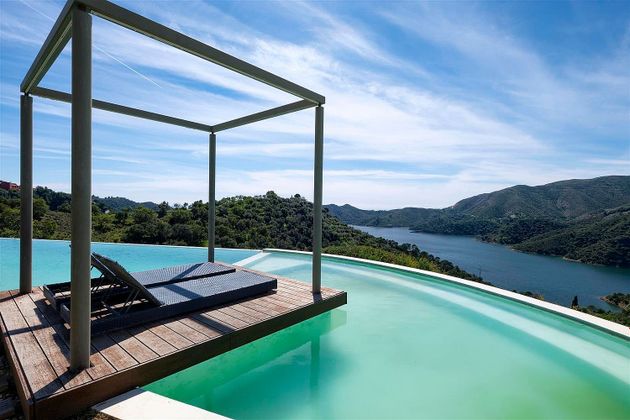 Foto 1 de Xalet en venda a calle Castaño Santo de 5 habitacions amb terrassa i piscina