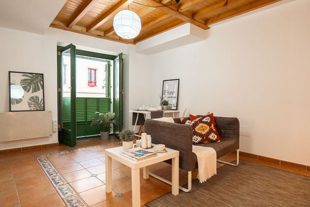 Foto 1 de Pis en venda a plaza De la Soledad de 2 habitacions amb terrassa i calefacció