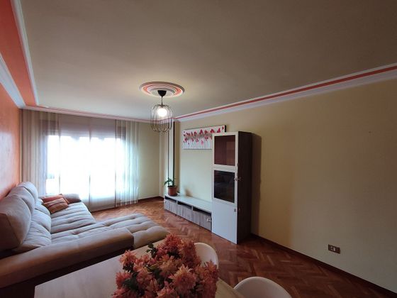 Foto 2 de Piso en alquiler en calle Robustiana Armiño de 3 habitaciones con terraza y calefacción