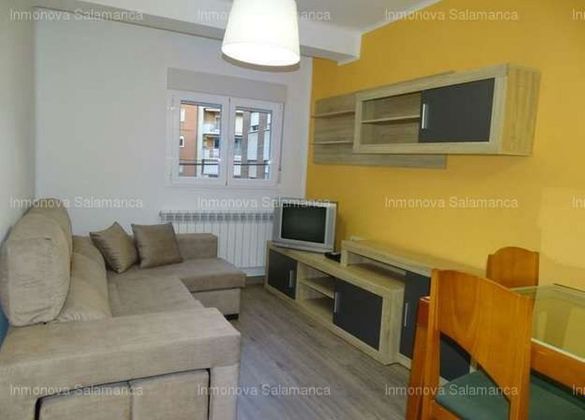 Foto 1 de Pis en lloguer a Vidal de 3 habitacions amb mobles i balcó