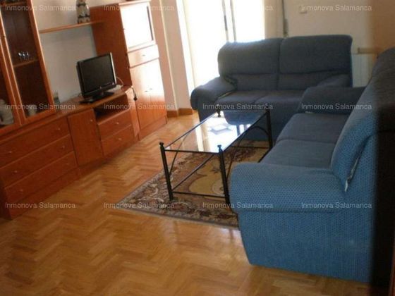 Foto 2 de Pis en lloguer a Vidal de 2 habitacions amb mobles i calefacció