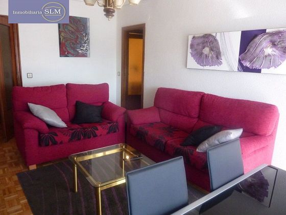 Foto 2 de Pis en lloguer a Iturrama de 4 habitacions amb terrassa i mobles