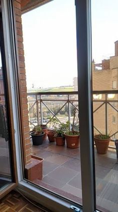 Foto 2 de Pis en lloguer a calle Luis Morondo Urra de 3 habitacions amb terrassa i mobles