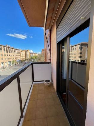 Foto 2 de Venta de piso en Rochapea de 3 habitaciones con balcón y calefacción