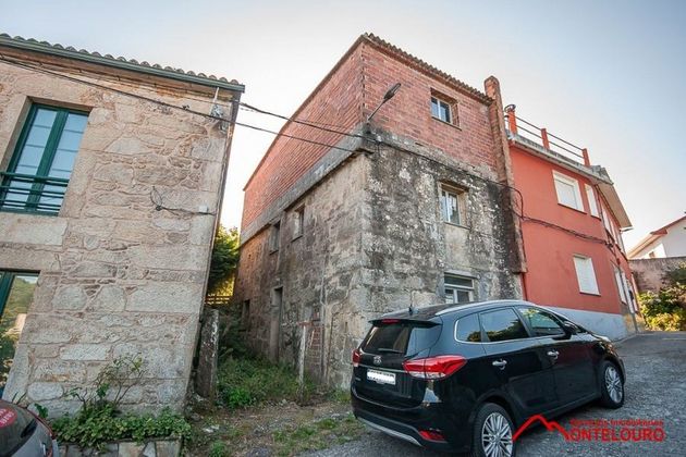 Foto 1 de Casa en venda a Outes de 3 habitacions amb jardí