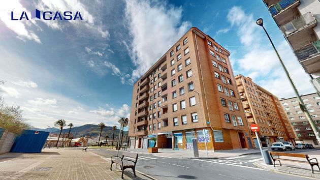 Foto 2 de Piso en venta en San Ignacio-Elorrieta de 3 habitaciones con garaje y balcón