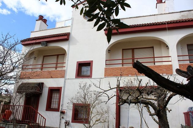 Foto 2 de Casa en venda a Anguciana de 4 habitacions amb terrassa i piscina