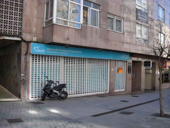 Foto 2 de Local en venta en Travesía de Vigo - San Xoán de 370 m²
