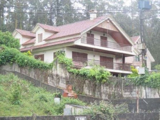 Foto 1 de Venta de chalet en Gondomar de 8 habitaciones con terraza y piscina