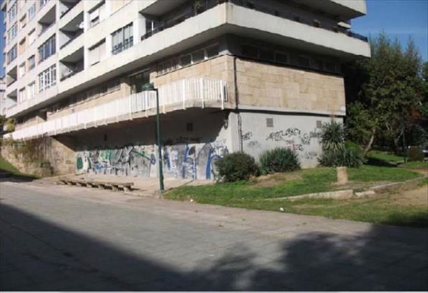 Foto 1 de Venta de local en Bouzas - Coia de 281 m²