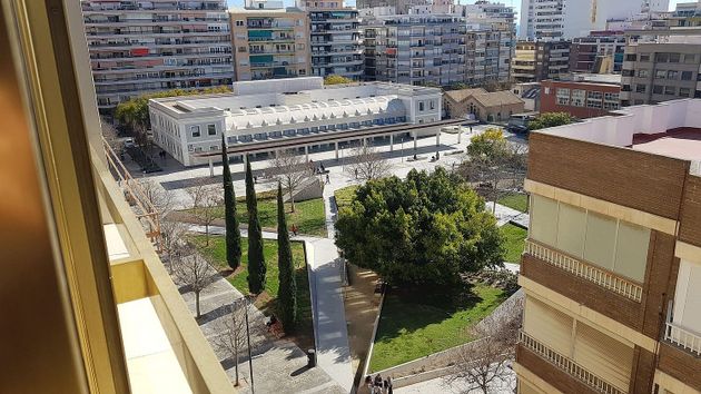 Foto 1 de Piso en venta en Ensanche - Diputación de 3 habitaciones con terraza y aire acondicionado
