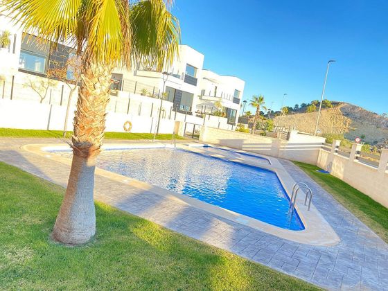 Foto 1 de Venta de chalet en avenida De Granada de 4 habitaciones con terraza y piscina