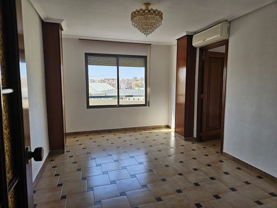 Foto 1 de Piso en venta en Ensanche - Diputación de 3 habitaciones con terraza y balcón