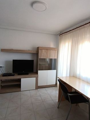 Foto 2 de Pis en venda a calle Del Travertino de 2 habitacions amb balcó i calefacció