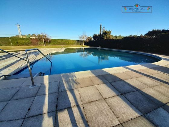 Foto 2 de Xalet en venda a Villamayor de 4 habitacions amb terrassa i piscina