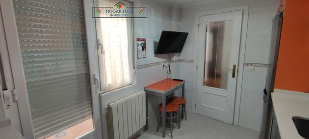 Foto 2 de Piso en venta en Villamayor de 2 habitaciones con balcón y calefacción