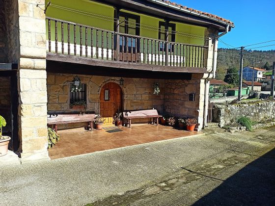 Foto 2 de Venta de casa en calle Sierra de Ibio de 4 habitaciones con jardín