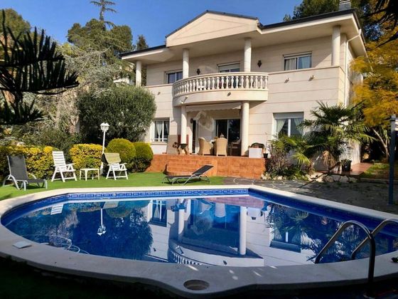 Foto 1 de Venta de casa en Corbera de Llobregat de 4 habitaciones con terraza y piscina