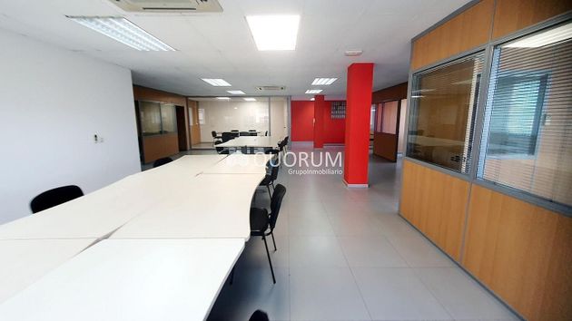 Foto 1 de Alquiler de oficina en Basauri de 205 m²