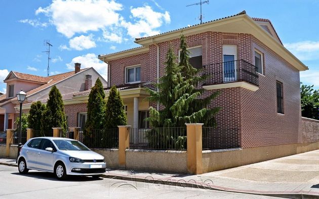 Foto 1 de Xalet en venda a Pedrajas de San Esteban de 6 habitacions amb garatge i balcó