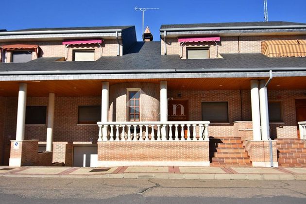 Foto 1 de Casa en venda a Íscar de 4 habitacions amb terrassa i garatge