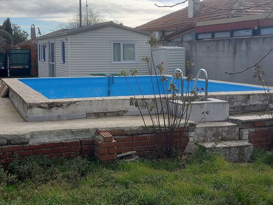 Foto 1 de Xalet en venda a Ugena de 2 habitacions amb piscina i jardí