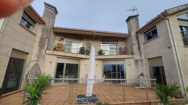 Foto 1 de Casa en venda a calle Camiño Comingues Matama de 8 habitacions amb terrassa i garatge