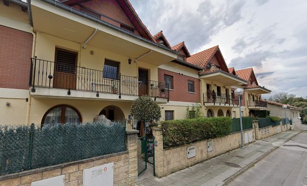 Foto 2 de Dúplex en venda a calle San Julian de 4 habitacions amb terrassa i garatge