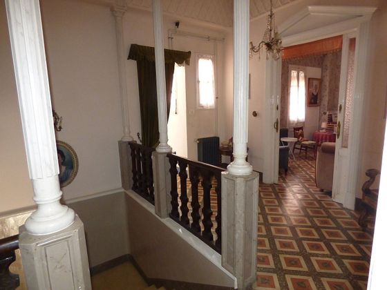 Foto 1 de Casa en venda a calle Lopez del Oro de 6 habitacions amb terrassa i balcó
