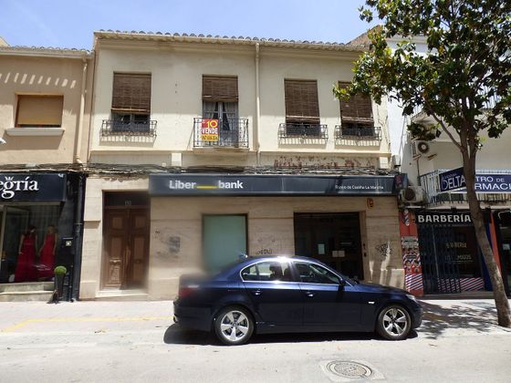 Foto 2 de Casa en venda a calle Lopez del Oro de 6 habitacions amb terrassa i balcó